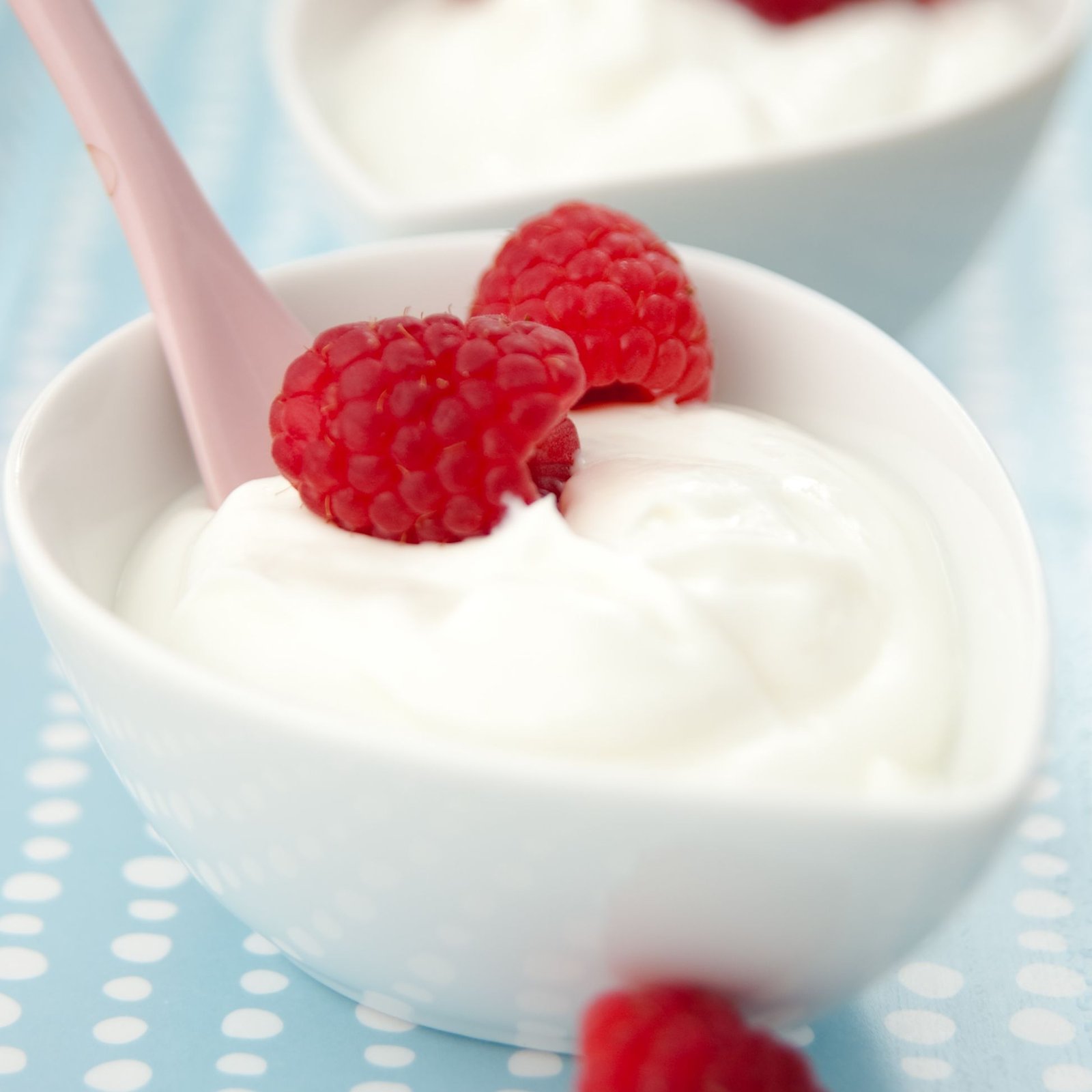 snacks for diabetics greek yogurt with raspberries